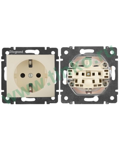 Розетка Valena 2К+3 с защитными шторками, на винтах 16А 250В, слоновая кость (774321). Розетка. LegranD в Санкт-Петербурге
